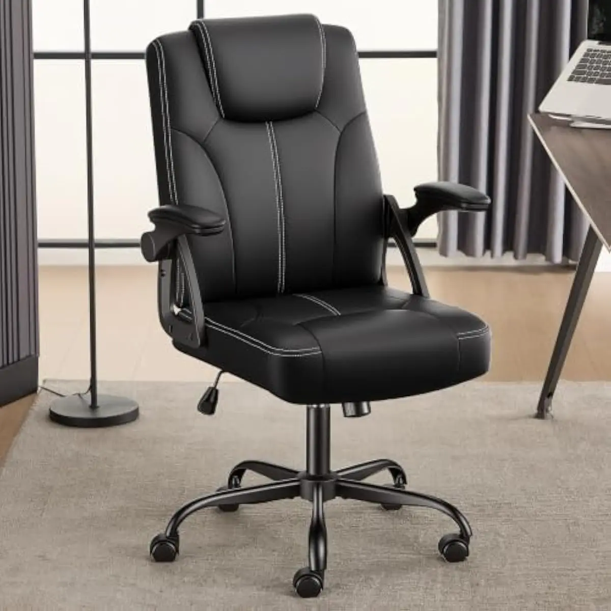 Ergonomic Office Chair - 人間工学に基づいたデザインの高級オフィスチェア。360度回転可能なベースを備え、リクライニング角度は最大125度まで調整可能。 ° 、跳ね上げ式パッド入りアームレスト、空気圧式
